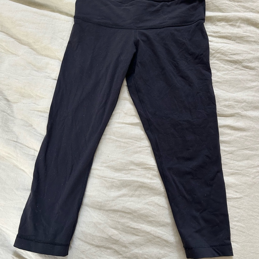 Black Cropped LuLuLemon Yoga Pants